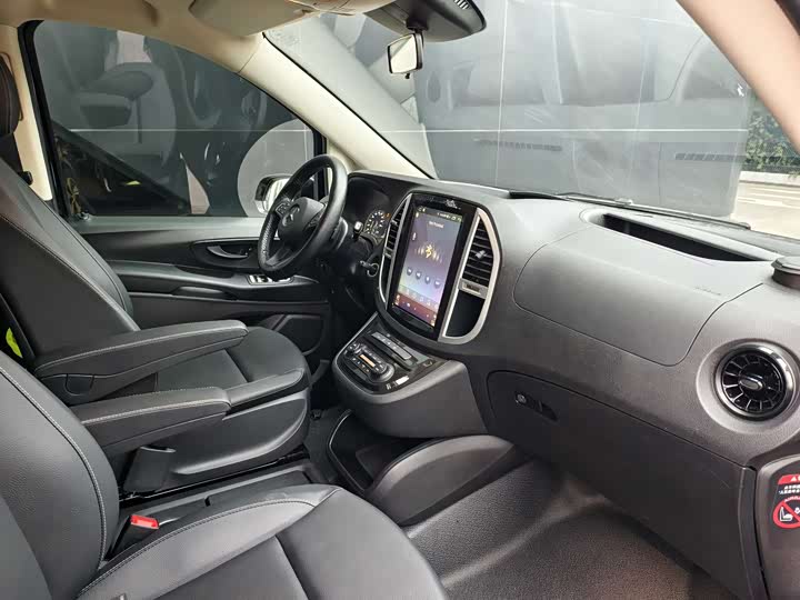 Фото 9 - Mercedes-Benz Vito