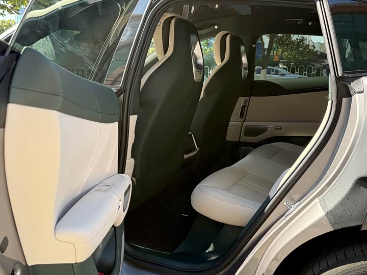 Фото 8 - Xiaomi YU7