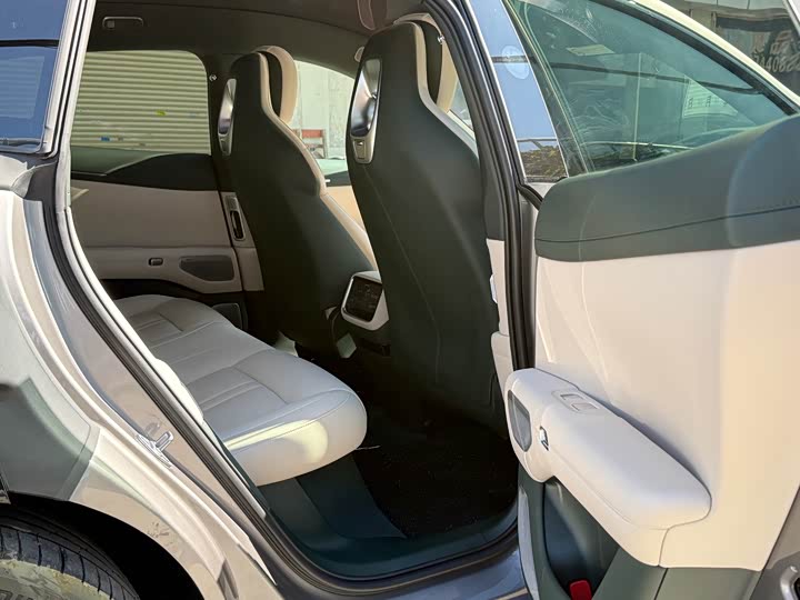 Фото 9 - Xiaomi YU7