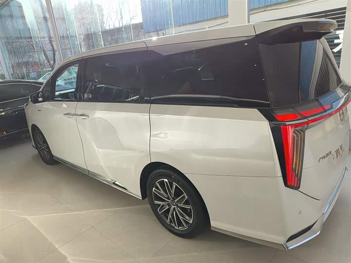 Фото 5 - GAC Trumpchi M8