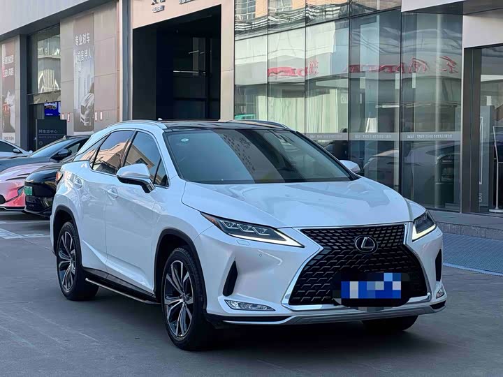 Фото 1 - Lexus RX