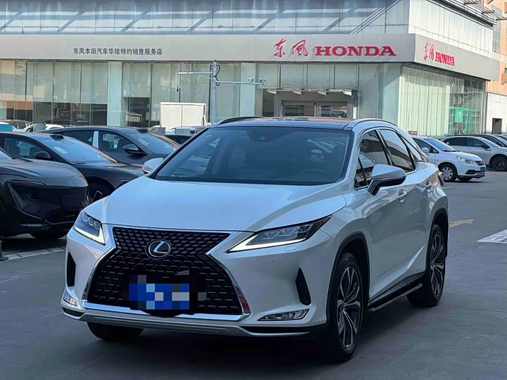 Фото 3 - Lexus RX