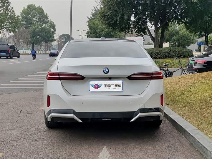 Фото 5 - BMW 5 Series