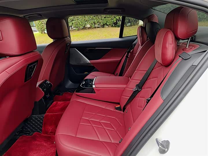 Фото 8 - BMW 5 Series