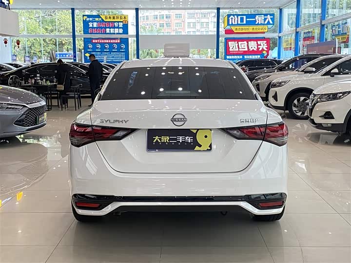 Фото 4 - Nissan Sylphy