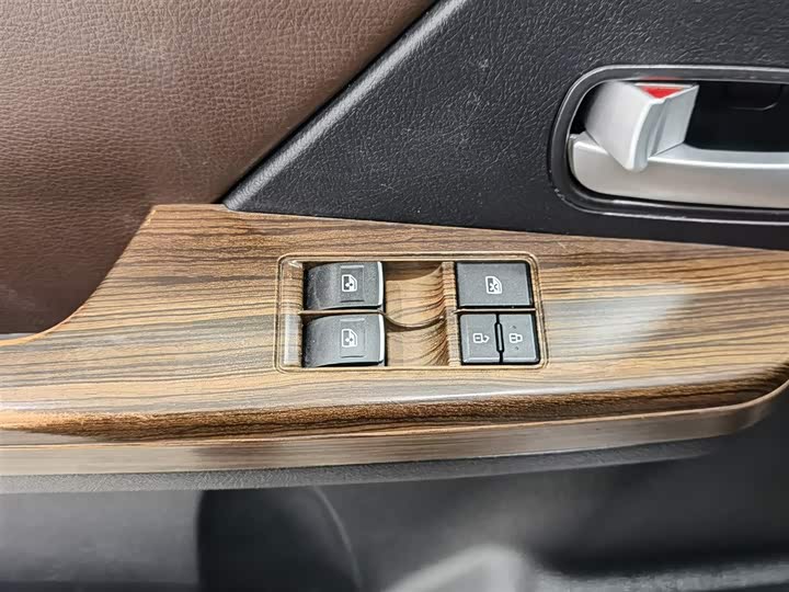 Фото 9 - Dongfeng Forthing Lingzhi Plus