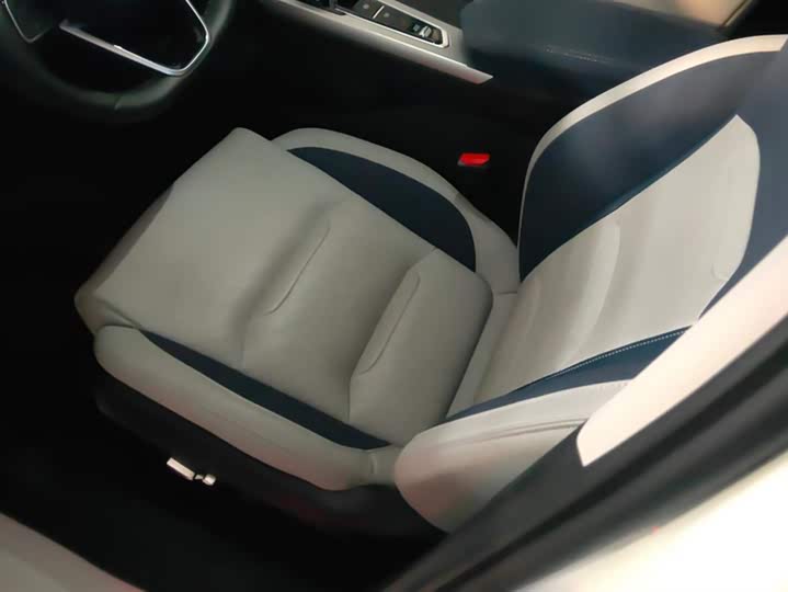 Фото 9 - Geely Preface