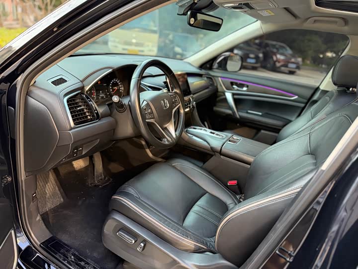 Фото 6 - Honda Avancier