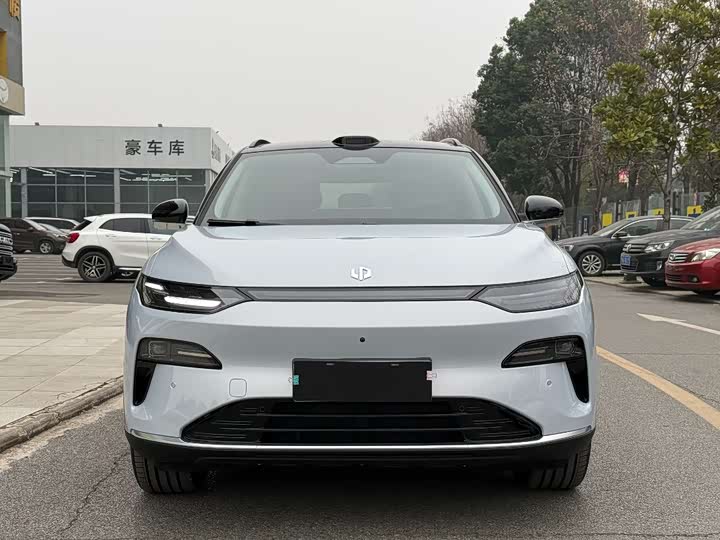 Фото 2 - Leapmotor C11