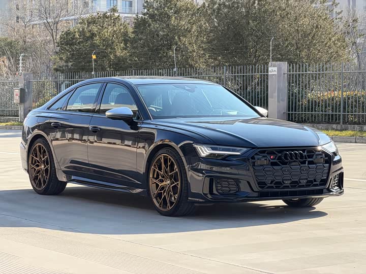 Фото 3 - Audi S6