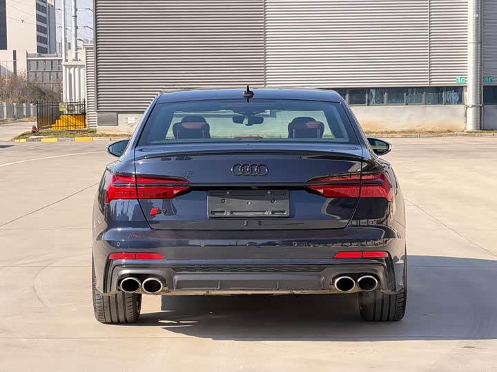 Фото 5 - Audi S6