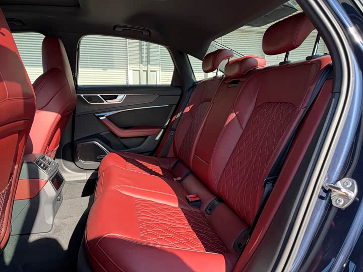 Фото 9 - Audi S6