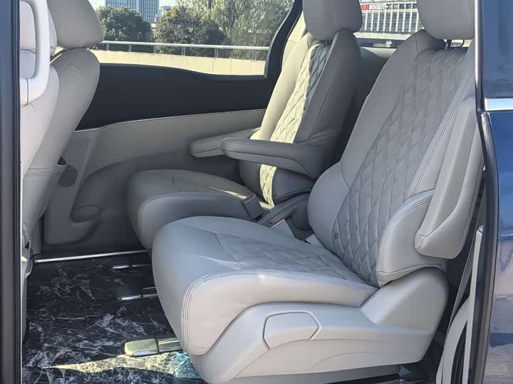 Фото 8 - Buick GL8 ES