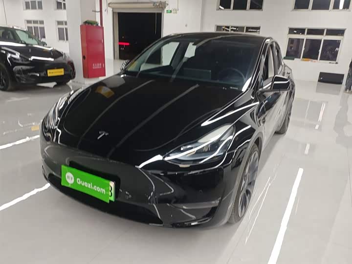 Фото 2 - Tesla Model Y