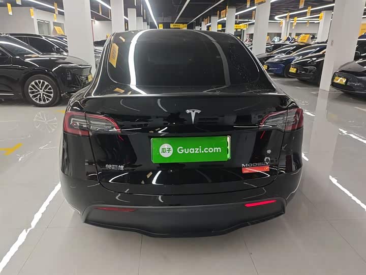 Фото 6 - Tesla Model Y