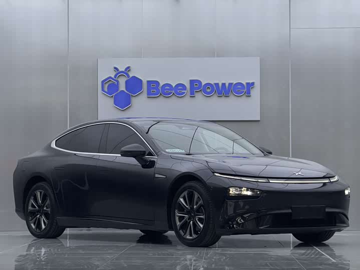 Фото 3 - XPeng P7