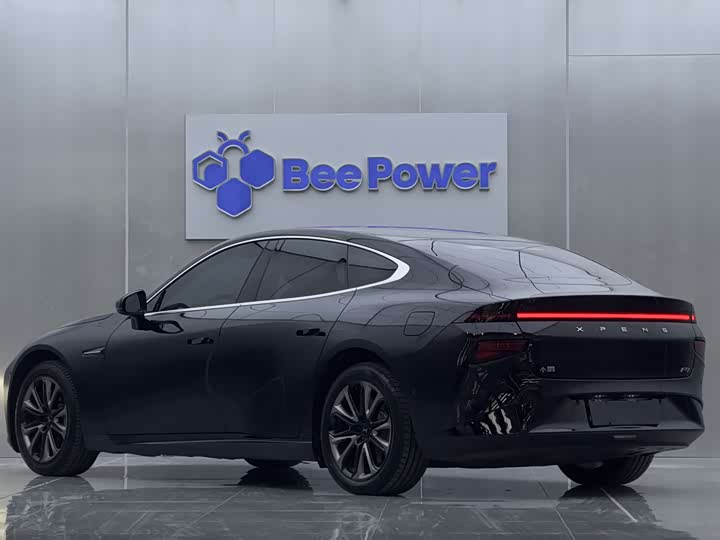 Фото 6 - XPeng P7