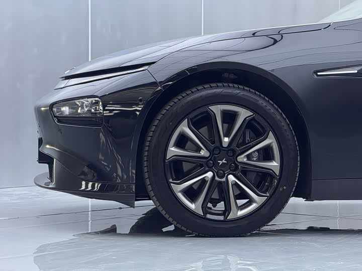 Фото 8 - XPeng P7