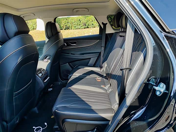 Фото 8 - Chery Tiggo 9