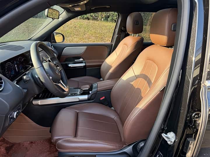 Фото 8 - Mercedes-Benz GLB-Class