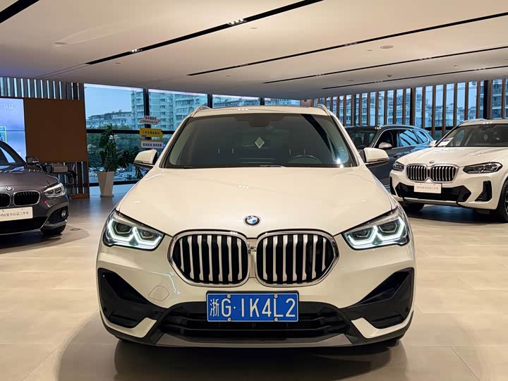 Фото 2 - BMW X1