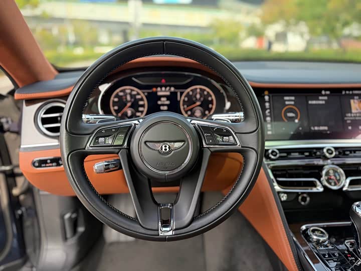 Фото 6 - Bentley Flying Spur