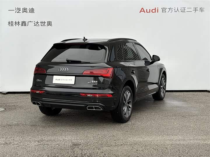 Фото 4 - Audi Q5L