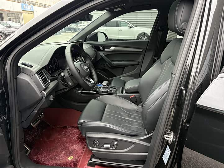 Фото 7 - Audi Q5L