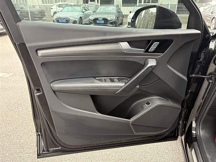 Фото 9 - Audi Q5L