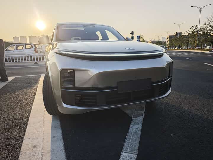 Фото 2 - LiXiang L8