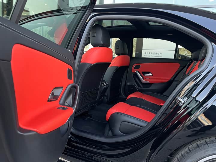 Фото 8 - Mercedes-Benz A-Class AMG