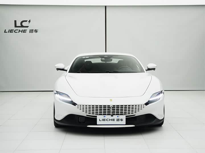 Фото 2 - Ferrari Roma