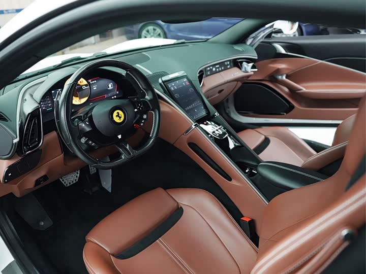 Фото 3 - Ferrari Roma