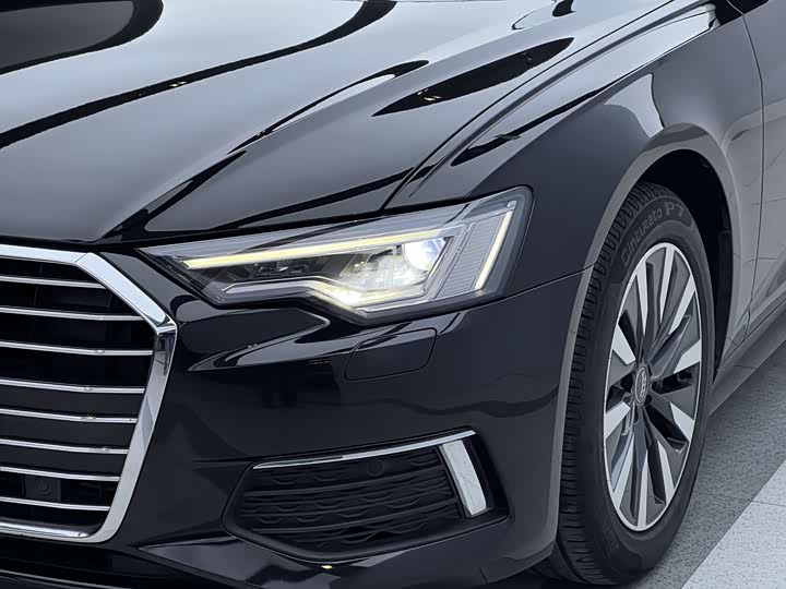 Фото 5 - Audi A6L