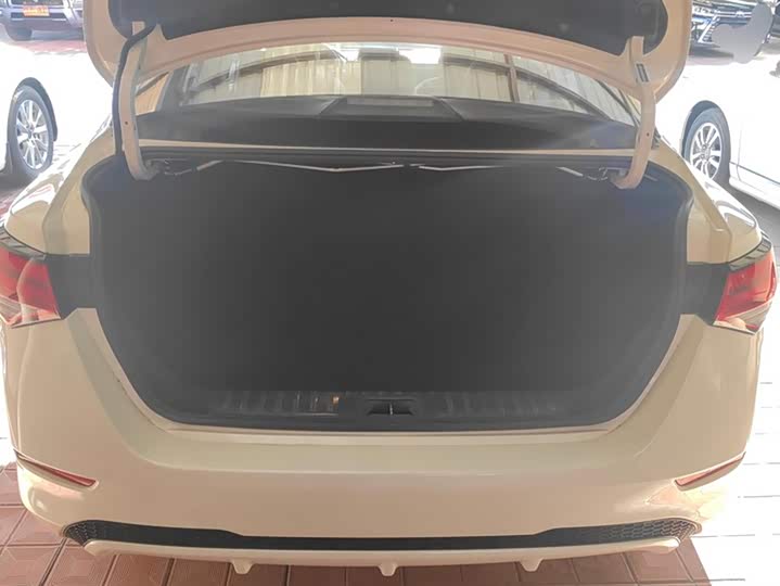 Фото 4 - Nissan Sylphy