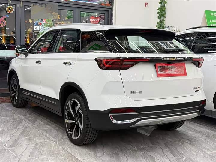 Фото 6 - Bestune T77