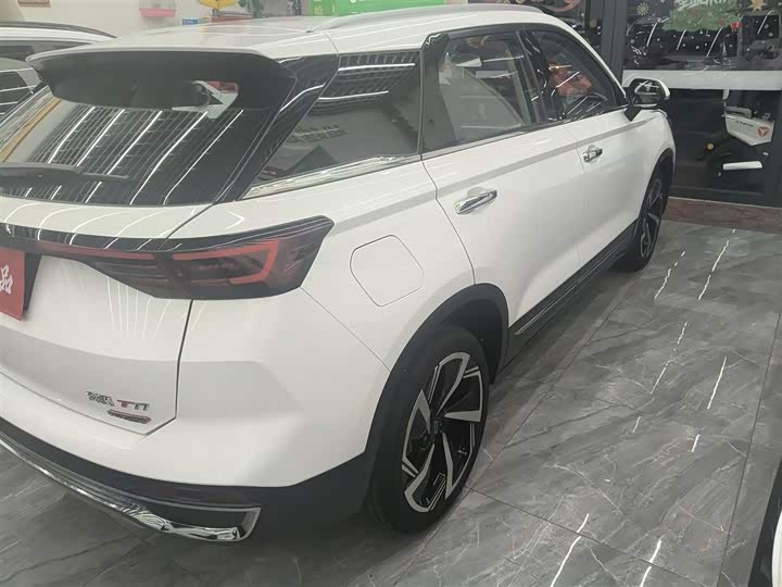 Фото 9 - Bestune T77