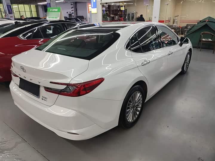 Фото 7 - Toyota Camry