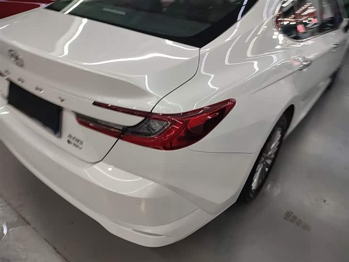 Фото 8 - Toyota Camry