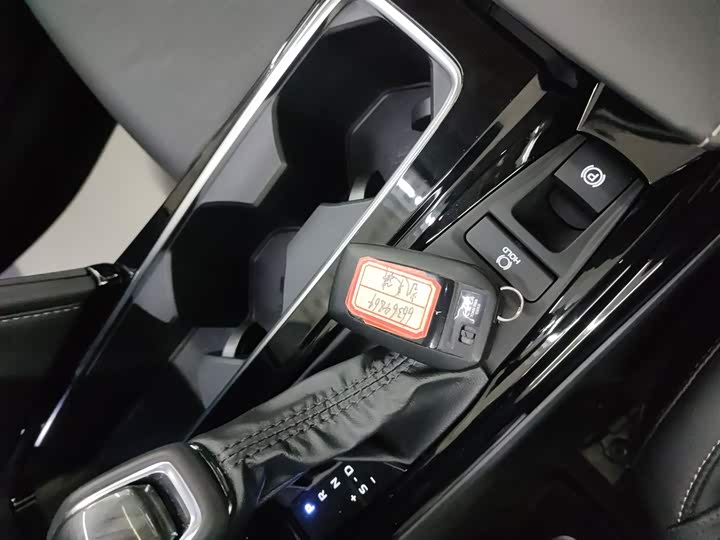 Фото 9 - Toyota Camry