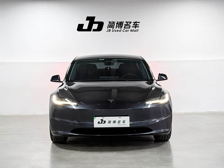 Фото 2 - Tesla Model 3