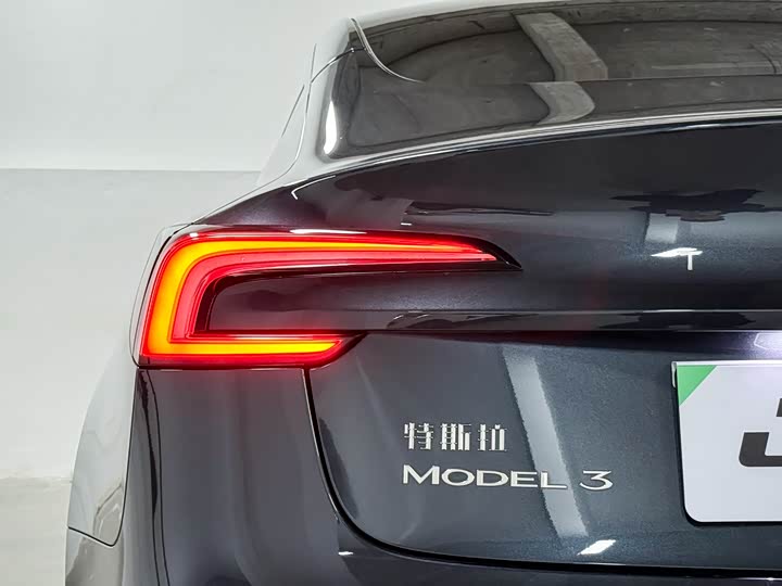 Фото 5 - Tesla Model 3