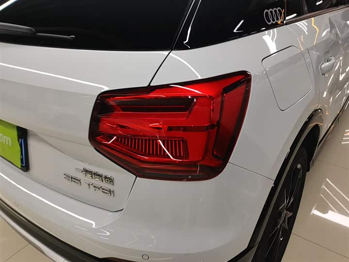 Фото 8 - Audi Q2L