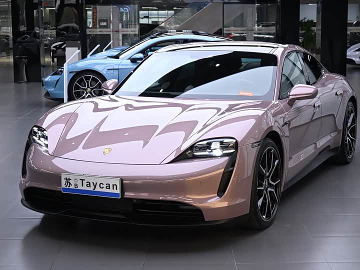 Фото 1 - Porsche Taycan