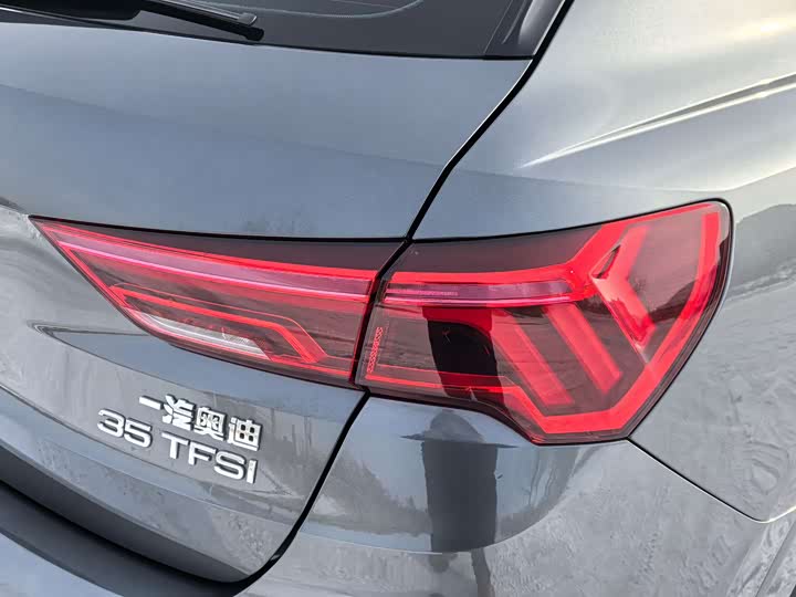 Фото 7 - Audi Q3