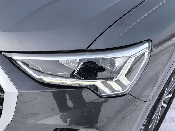 Фото 8 - Audi Q3