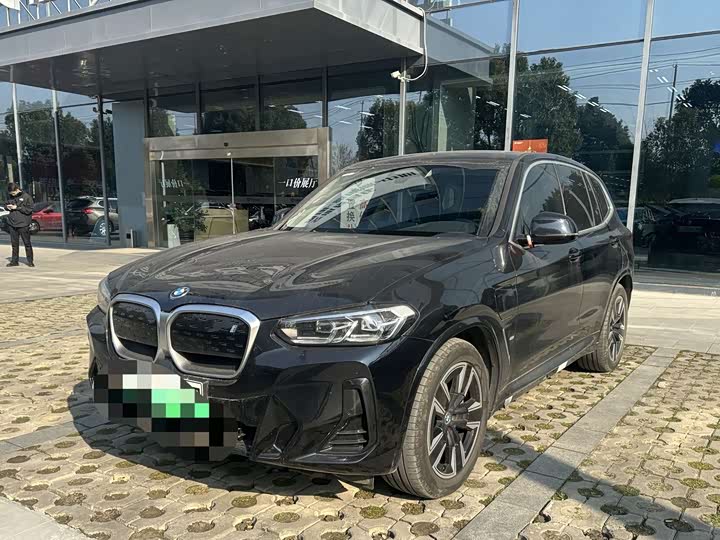 Фото 1 - BMW iX3