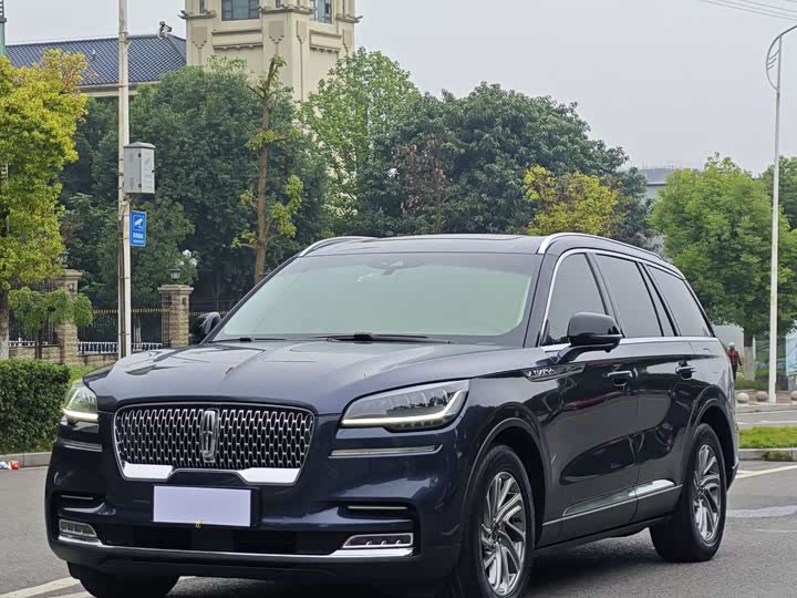 Фото 1 - Lincoln Aviator