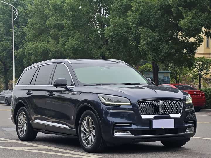 Фото 3 - Lincoln Aviator