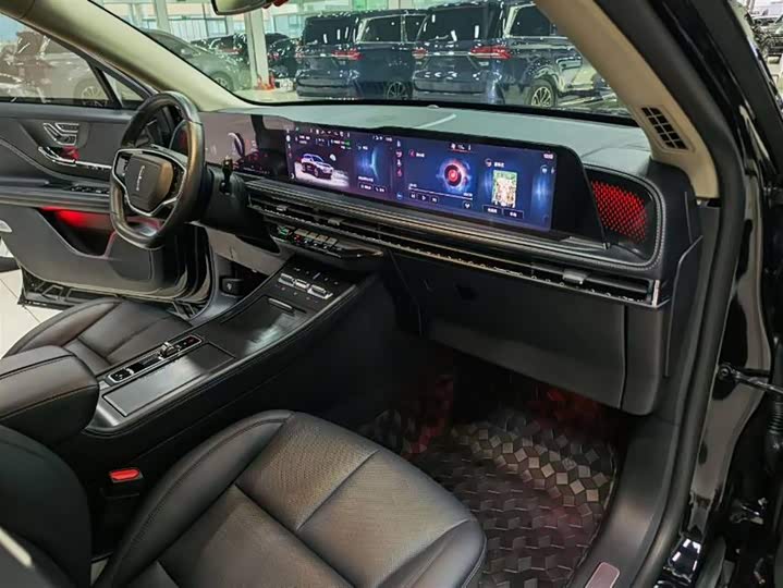 Фото 3 - Lincoln Corsair